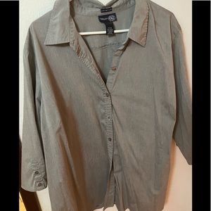 Grey button up 3/4 sleeve